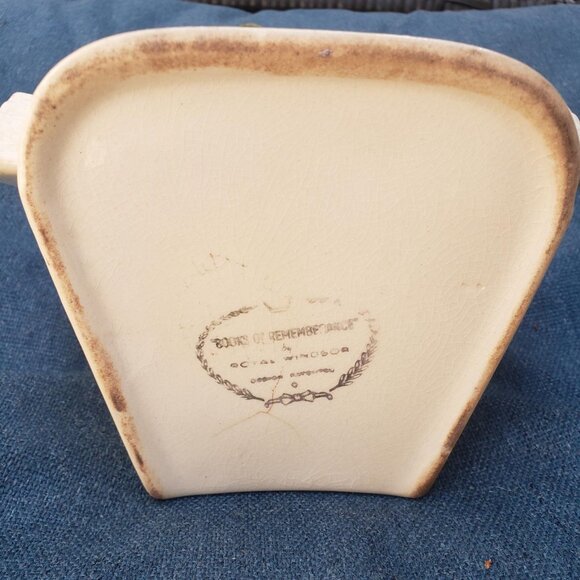 Vintage 50s Books of Remembrance Vase with Baby - Picture 7 of 7